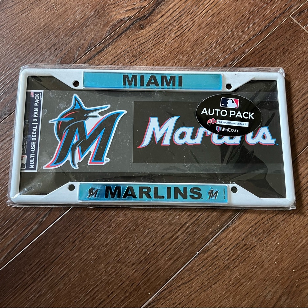 NWT Miami Marlins Chrome Metal License Plate Frame Auto Auto Pack 12 X 16 inch